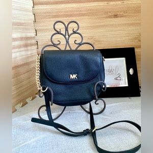 SOLD Michael Kors Crossbody Half Dome Leather 32S8SF5C0L-081